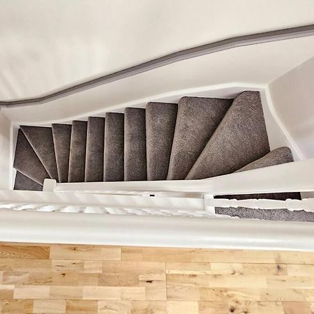 Modern 5 Bedroom Townhouse With Free Parking Glasgow Dış mekan fotoğraf