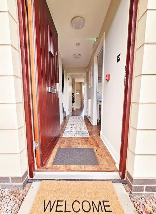 Modern 5 Bedroom Townhouse With Free Parking Glasgow Dış mekan fotoğraf