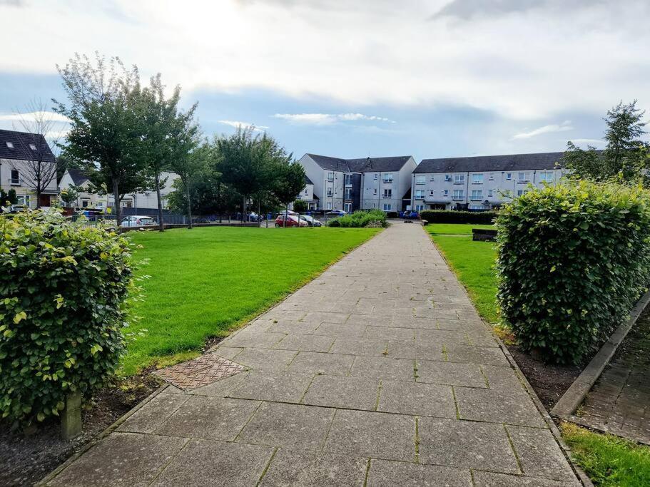 Modern 5 Bedroom Townhouse With Free Parking Glasgow Dış mekan fotoğraf