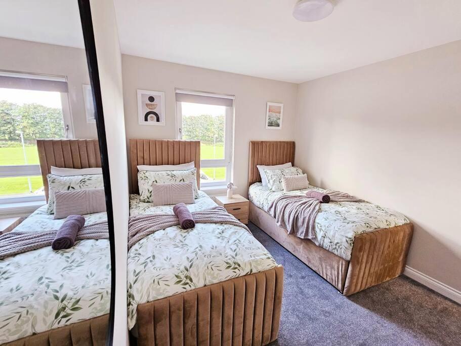 Modern 5 Bedroom Townhouse With Free Parking Glasgow Dış mekan fotoğraf
