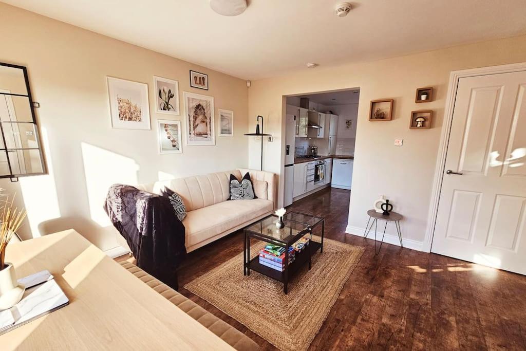 Modern 5 Bedroom Townhouse With Free Parking Glasgow Dış mekan fotoğraf