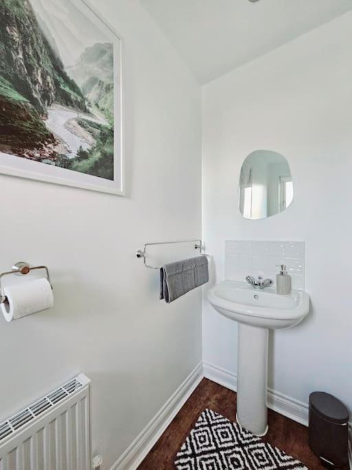 Modern 5 Bedroom Townhouse With Free Parking Glasgow Dış mekan fotoğraf