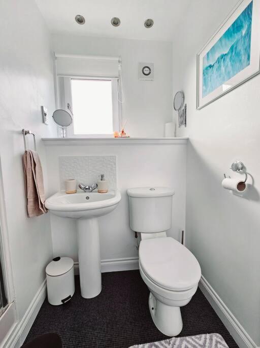 Modern 5 Bedroom Townhouse With Free Parking Glasgow Dış mekan fotoğraf