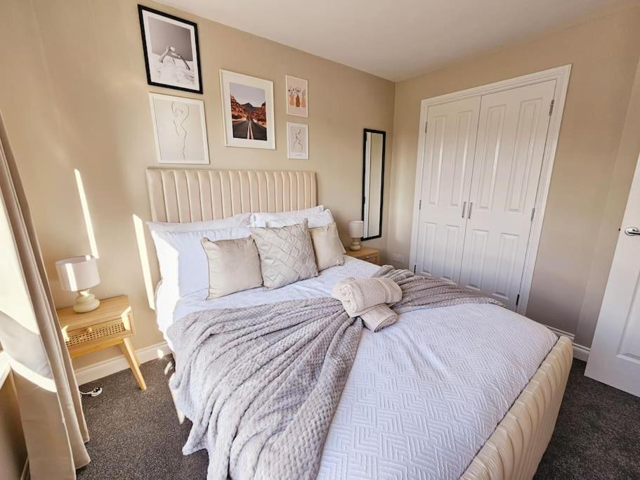 Modern 5 Bedroom Townhouse With Free Parking Glasgow Dış mekan fotoğraf