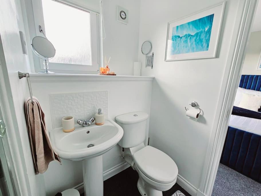 Modern 5 Bedroom Townhouse With Free Parking Glasgow Dış mekan fotoğraf