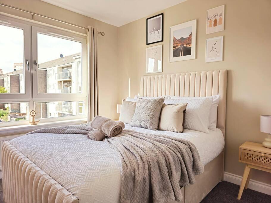 Modern 5 Bedroom Townhouse With Free Parking Glasgow Dış mekan fotoğraf